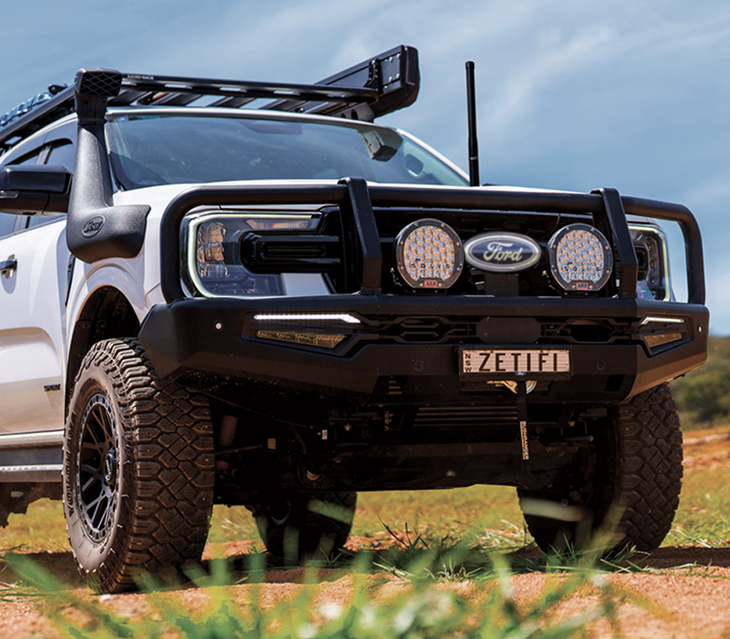 Ford Ranger UHF Antenna & Icom CB Radio Pack (2022–2026) | Zetifi