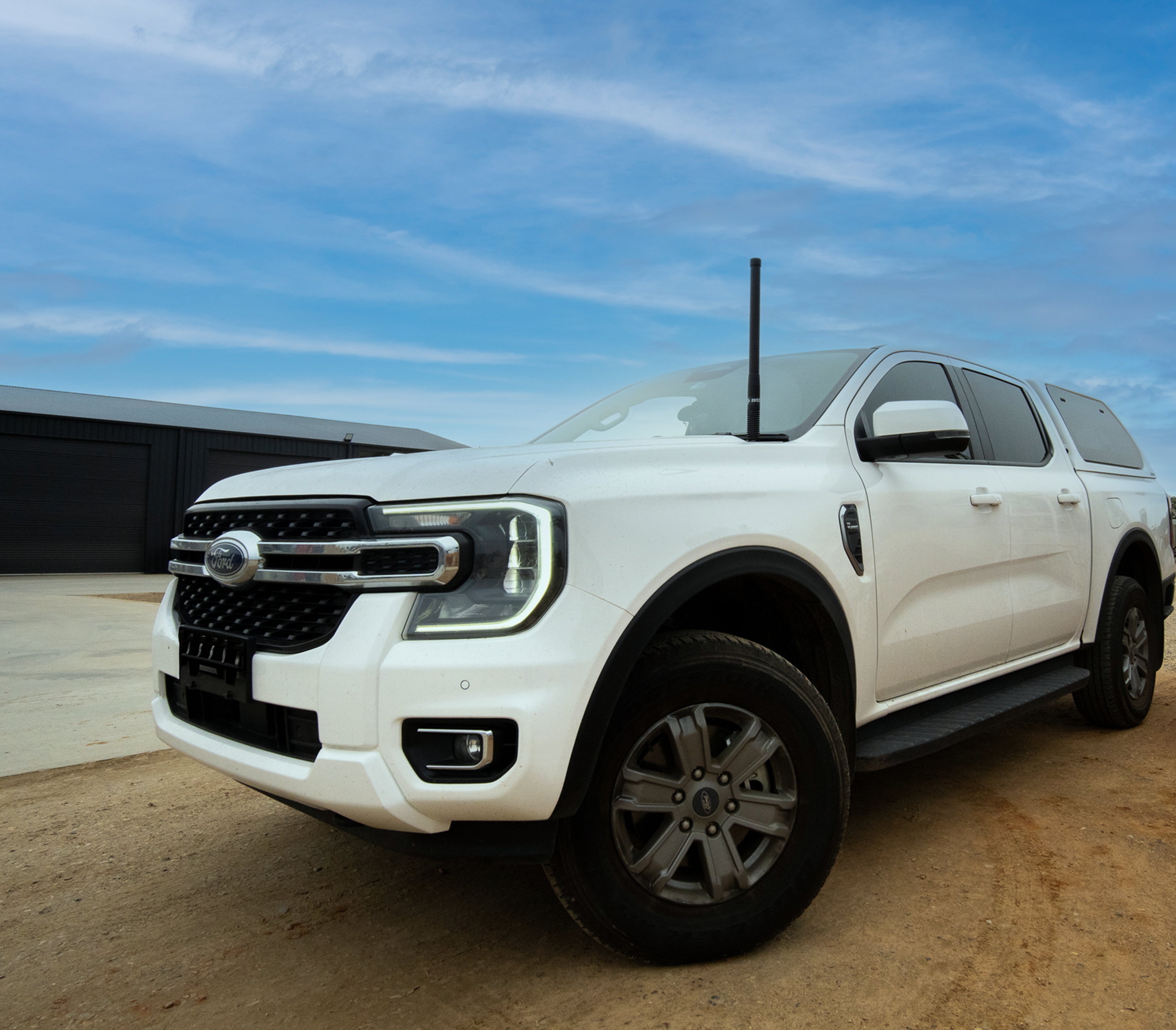 Ford Ranger UHF Antenna & Icom CB Radio Pack (2022–2026) | Zetifi