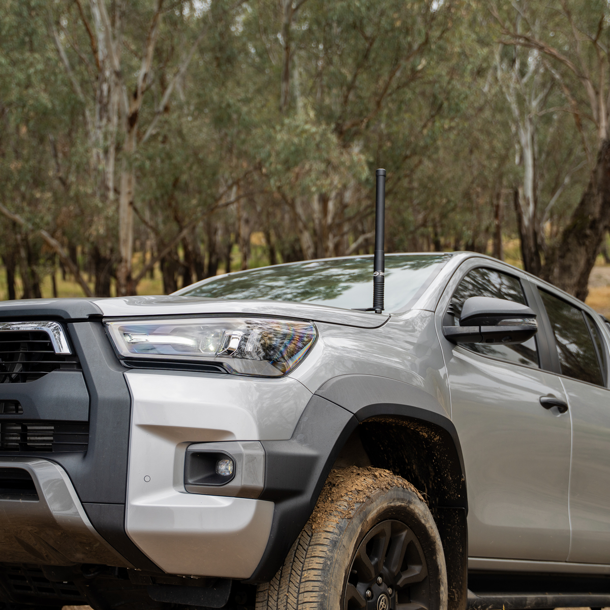 Toyota HiLux UHF Antenna & Icom CB Radio Pack | Zetifi